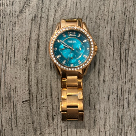 Rose gold fossil watch - Picture 1 of 1